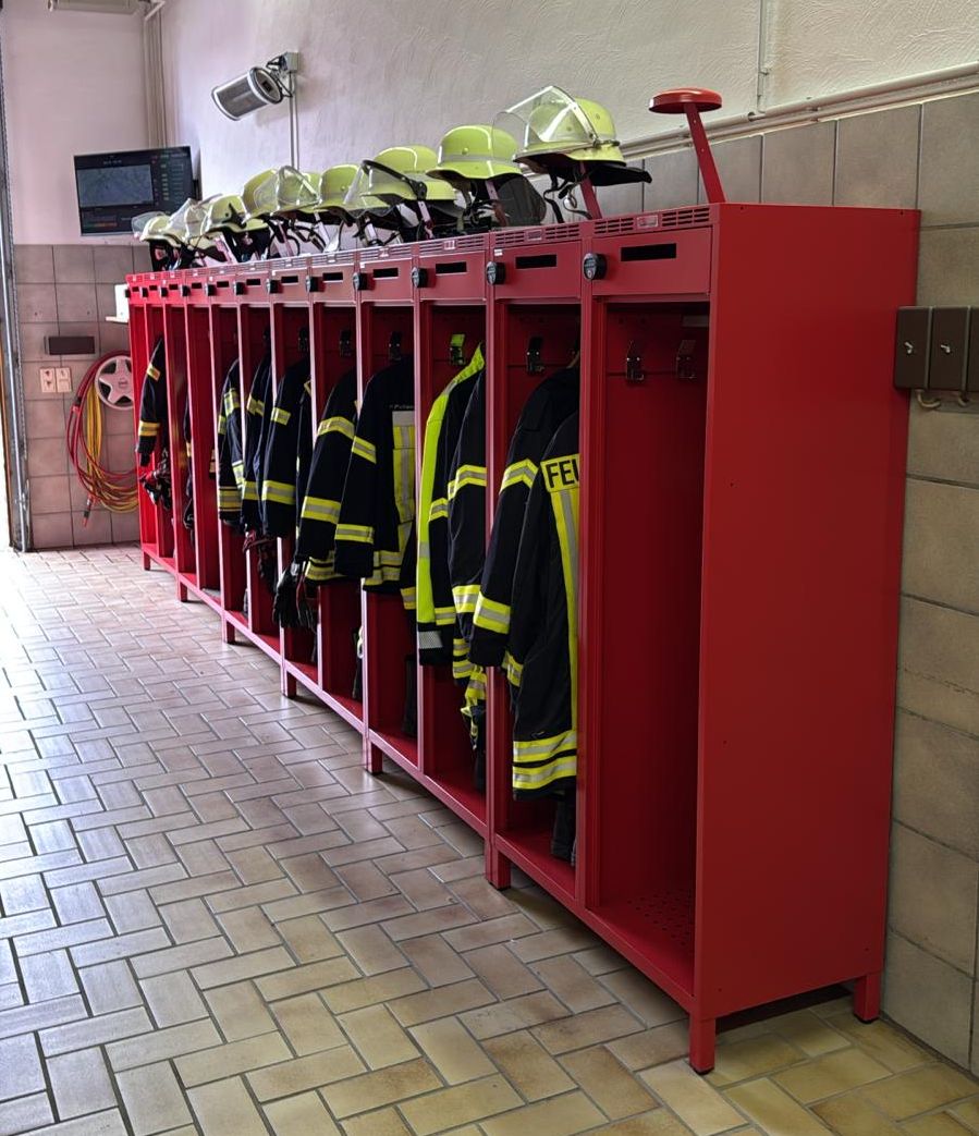 Foto der neuen Spinde der Firma ROTSTAHL