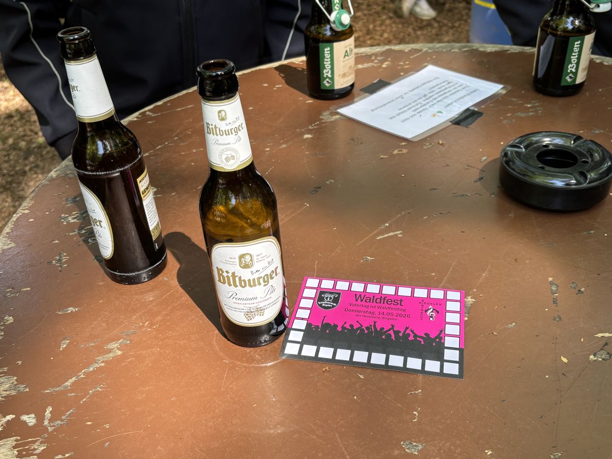 Foto vom Tisch mit Getränkekarte
